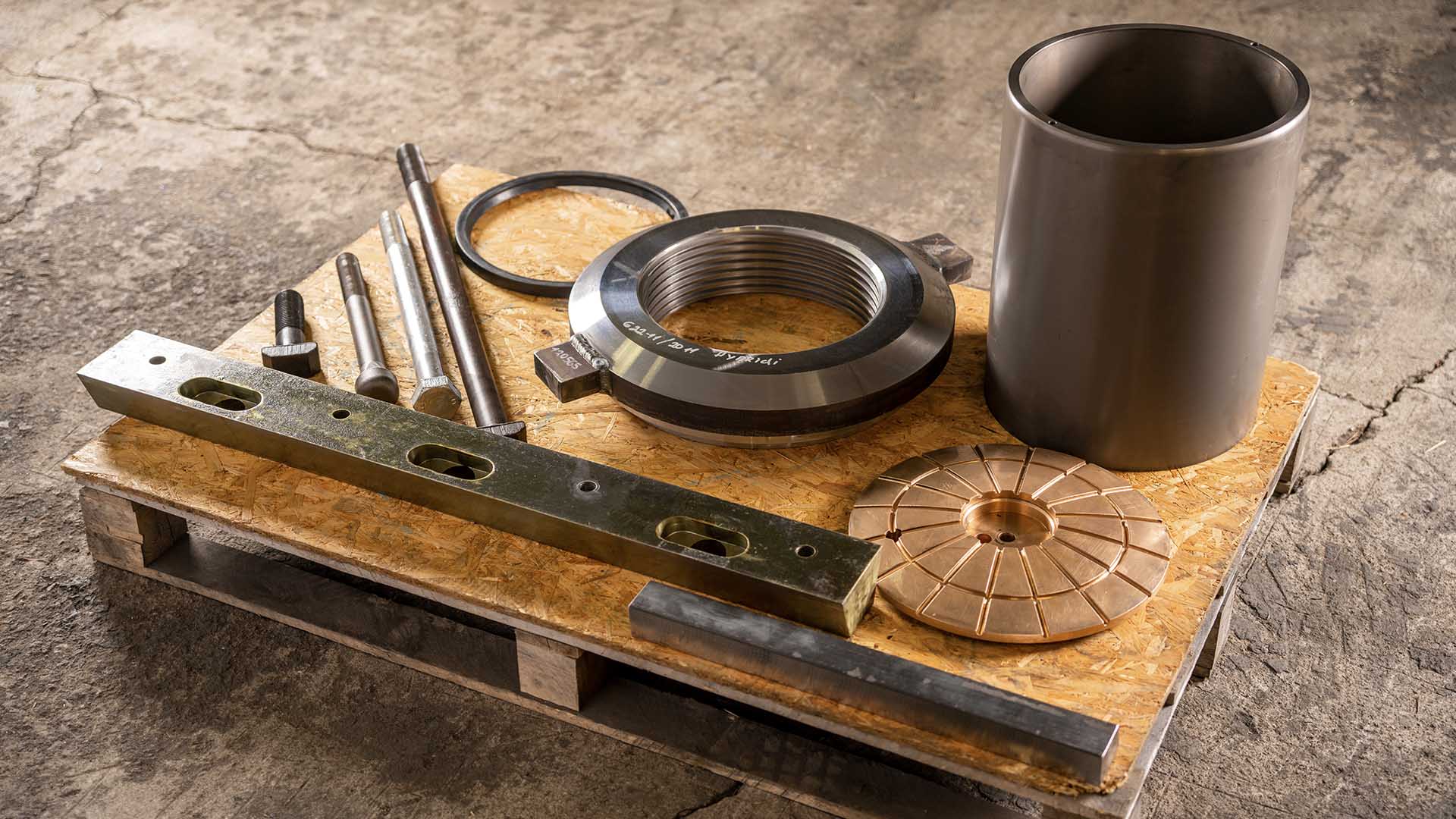 Wear and spare parts for crushers