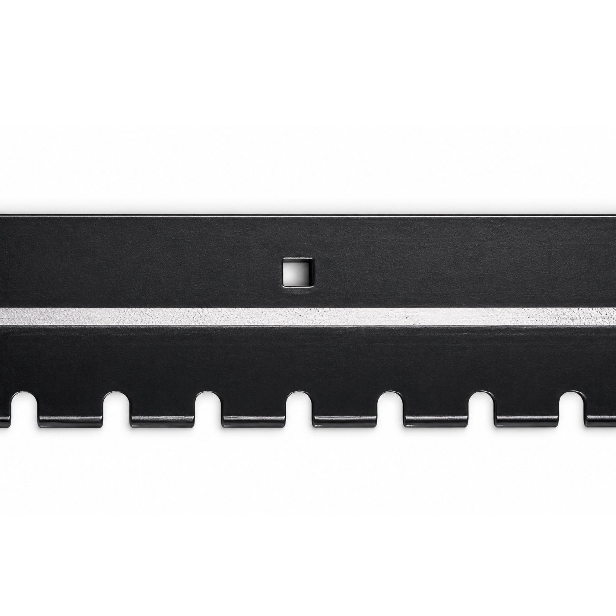 Carbide tipped plate with teeth